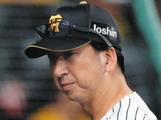 ヤクルト】小川泰弘が母校・創価大で始動 セ3連覇へ…色紙には「感」の