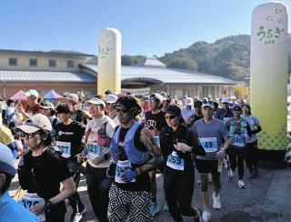 絶景コース、足と目で楽しむ　うるぎトライアルRUNに県内外350人が快走