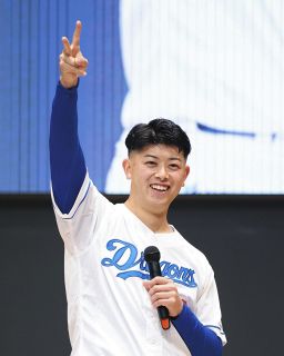 中日】今季の本拠地1号は山下斐紹！7回石山から3ラン パンチ力を