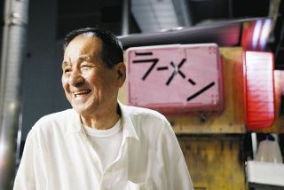 父の代から70年「最後の一杯」　津市大門最後のラーメン屋台が営業終了