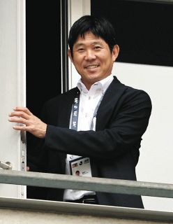 厳しいマークで封じられたマリノスの日本代表FW…視察した森保監督はエール「悩みながら成長して」「プレーは悪くない」