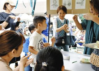 もっと手話に親しみを　県聴覚障害者協会が津で初の「まつり」開催