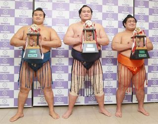自己最多11勝の志摩ノ海２度目の敢闘賞「しつこく粘っこい上に嫌がられる相撲で来場所しっかり勝ち越したい」」