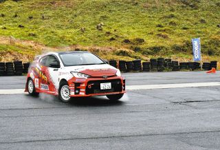 急加速と急減速「あぁ」「うぅ」　ラリージャパン競技用車両に記者が乗ってみた　