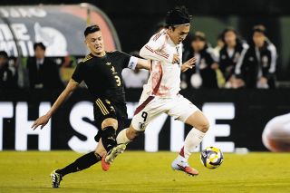 [新品未使用]三浦知良選手　オリジナル置き時計(特別限定品) カズこと三浦知良、プロ40周年特別記念試合は前半限りで交代