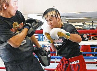 Tシャツの上から見ても体が分厚かった」井岡一翔の公開練習視察の井上