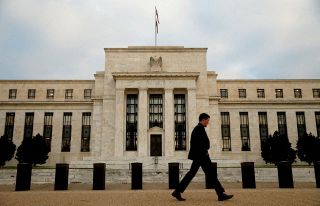 ＦＲＢ、金利据え置きか　米中間選挙間近の開催