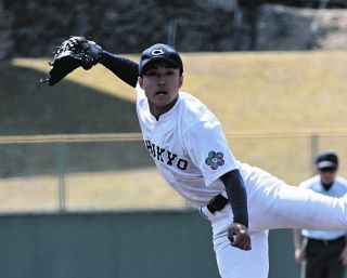 暑さ対策で帽子とアンダーシャツも白にした広陵、エース高尾 暑さ対策で帽子とアンダーシャツも白にした広陵、エース高尾