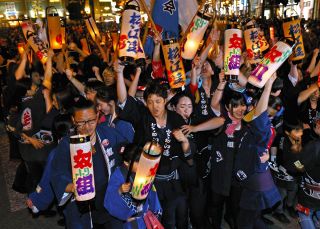 ç†±æ°—ã®æ¸¦ã€€ã¾ãŸæ¥å¹´ã€€æµœæ¾ã¾ã¤ã‚Šé–‰å¹•