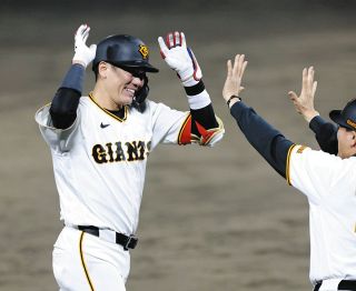 巨人異例の東京Dキャンプイン 坂本勇人「ちょっと違う感じ」ユニホーム