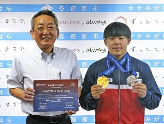 アジアジュニア体操で団体優勝　各務原の横山さん、市長に報告