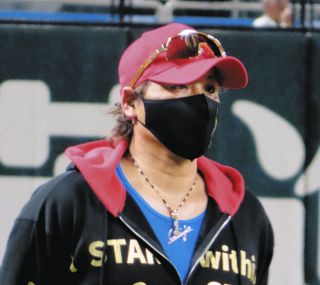 上原浩治さん、WBC中継の豪華メンバーと思い出の4ショット公開 「また