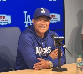 【今回限り】本物の本塁打王！MLB通算755本 ハンク.アーロン・直筆サイン色紙 ハンク・アーロンさん死去 メジャー通算755本塁打 NPB記録持つ王貞治