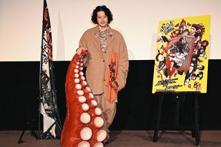 山田裕貴、30歳記念の「山田のソウルドラゴンパーカー」発売