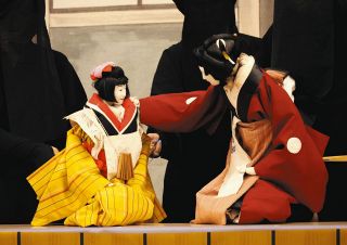 泣けて笑えて観客魅了　一宮で「島文楽」保存会が公演