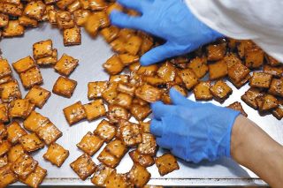 鏡餅も切り餅も値上げ…もち米急騰、どうなる「正月の味」　うるち米に転作増加で価格2倍に