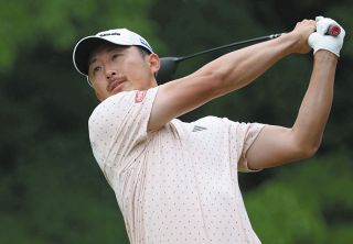 岩崎亜久竜、天気に苦しみつつも集中力は途切れず　男子ゴルフ・中日クラウンズ2日目