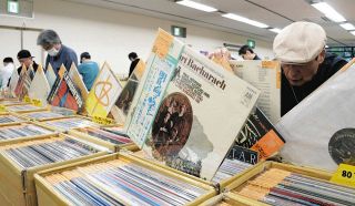 中古レコードなど７万枚一堂に並ぶ　香林坊で北陸音盤祭