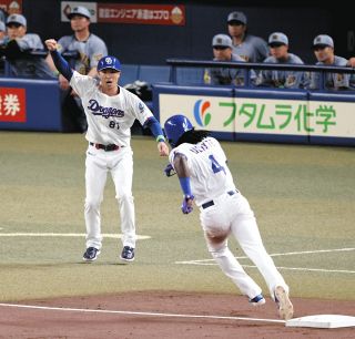 ロッカールームに吊るされた背番号「19」…引退登板を控えた中日・吉見