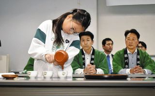 宮城まり子　　在銘　水彩画　二人の道【本目俊光へ】記載有り　額装　即決品 宮城まり子 在銘 水彩画 二人の道【本目俊光へ】記載有り 額装 即決品