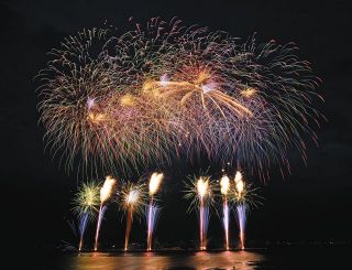 諏訪湖祭湖上花火の有料観覧席、市外在住者は来月24日受け付け開始