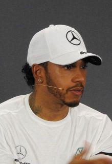 F1王者ハミルトンがフェイクニュースに躍らされた！！　SNSで抗議一転、投稿削除…名指ししたレッドブル幹部の発言は真っ赤なウソ