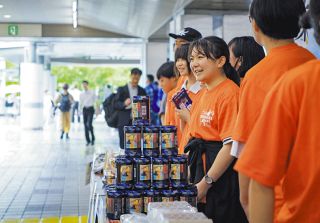 【写真特集】篠島中アルバム　（4）修学旅行　島の魅力を全力アピール、夢心地