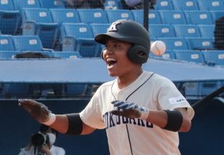 上武大学が2年連続6度目の優勝 荒巻悠は特大2本塁打で『飛ばし屋』本領