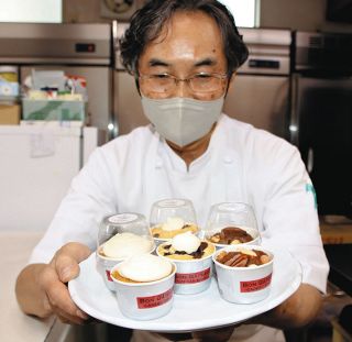 カップケーキ3種、どのコーヒーに合うかな？　飯田の洋菓子店とコーヒー豆販売店がコラボ