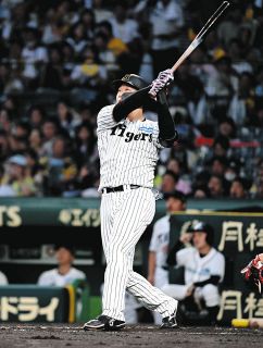 面前での直筆、新庄監督、阪神背番号５の時のサイン入りボール愛虎会 面前での直筆、新庄監督、阪神背番号5の時のサイン入りボール愛
