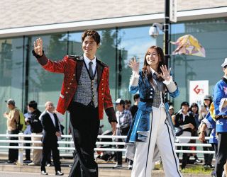 【動画】春日井まつりパレードに松井珠理奈さん・辻本達規さん夫婦が登場