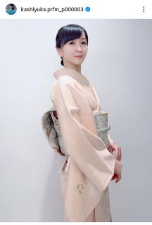 安達祐実さん着用LA BELLE ETUDE♥ボリュームボアジャケット ◇安達祐実、黒髪映える「もこもこ」ショット【実際の投稿】：中日