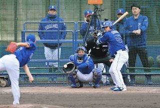 中日】「THANK YOU」「SHO NAKATA」中田翔引退Tシャツを着用し本人を