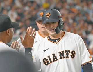 BBM REP2018 鍬原拓也 パッチアンダーシャツ 3枚限定　巨人 BBM REP2018 鍬原拓也 パッチアンダーシャツ 3枚限定 巨人