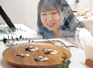 輪島塗蒔絵師 坂井で再開 能登地震で被災 坪井さん故郷に工房 ：日刊