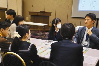 高校の垣根越え課題解決を議論　津で県教委がイベント