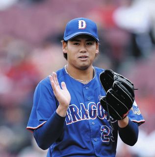 中日・上林誠知、ピンク！！ リストバンド・マスコットバット