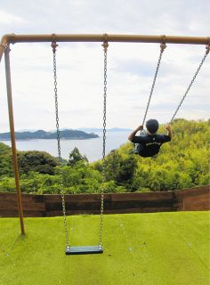 ＜行ってみりん！見てみりん！三河＞（108）三河湾満喫のブランコ　愛知こどもの国＝西尾市