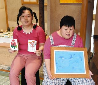 障害者のアート、発想豊か　多治見で絵画や陶芸など55点展示