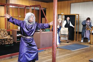 音に注目！「ドレッサー」　14～15日、津で「劇団津演」が上演
