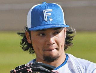 ロッテ】岡大海の逆転サヨナラ弾バットをプレゼント 殊勲の一発で折れ