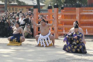 今場所初めて取材に応じた御嶽海、勝ち越しで少しだけ“フランク