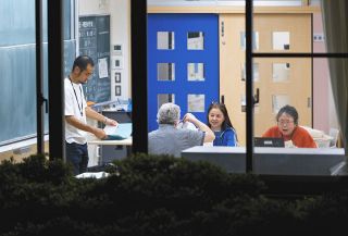 夜間中学は成長と目標が実感できる場所　津市に今春開校「みえ四葉ケ咲中学校」