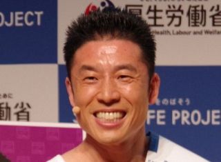 「目を疑った！」 なかやまきんに君、世界的ガールズグループメンバーと驚きの２ショット 「誰もが予想しない」「ウエスト腕の太さと同じじゃん」