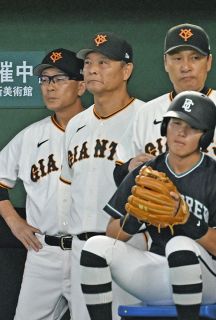 巨人・橋上監督代行「私のかじ取りうまくいかなかった。それに尽きる」CSファーストS敗退で一部ファンからブーイングも