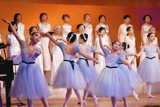 節目の歌声響く　女声合唱団さわらび、創立75周年記念公演