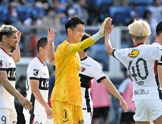 胸に、日本を。』 イタリアセリエC・ペルージャ、ユニホーム胸