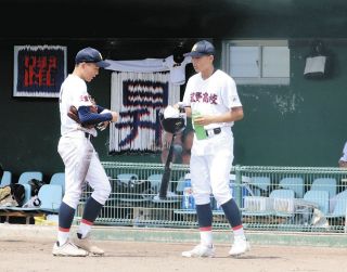 楽天、吉野創士と前田銀治の背番号をそれぞれ変更：中日スポーツ・東京