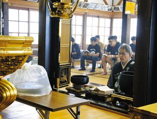 命あるウナギに感謝を込めて　西尾市の生産者ら供養