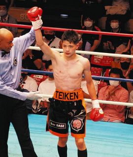 【ボクシング】19年国体王者の小川寛樹がKOデビュー！　左ボディーで相手沈めた